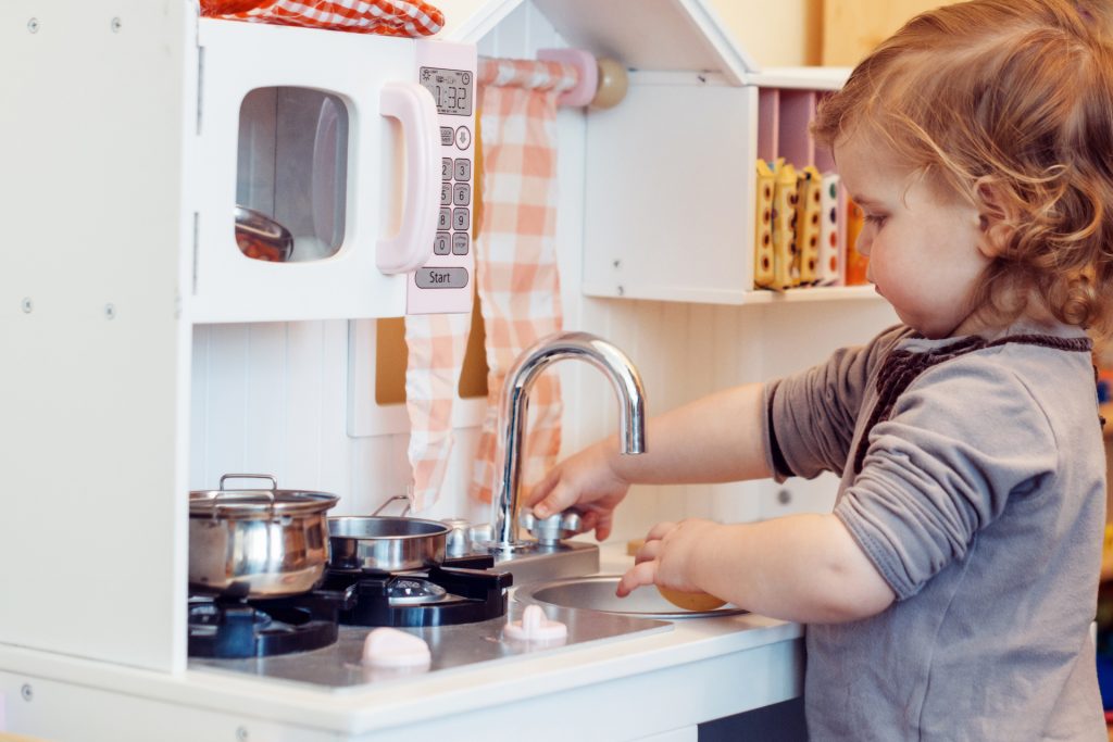 playhouse-with-kitchen